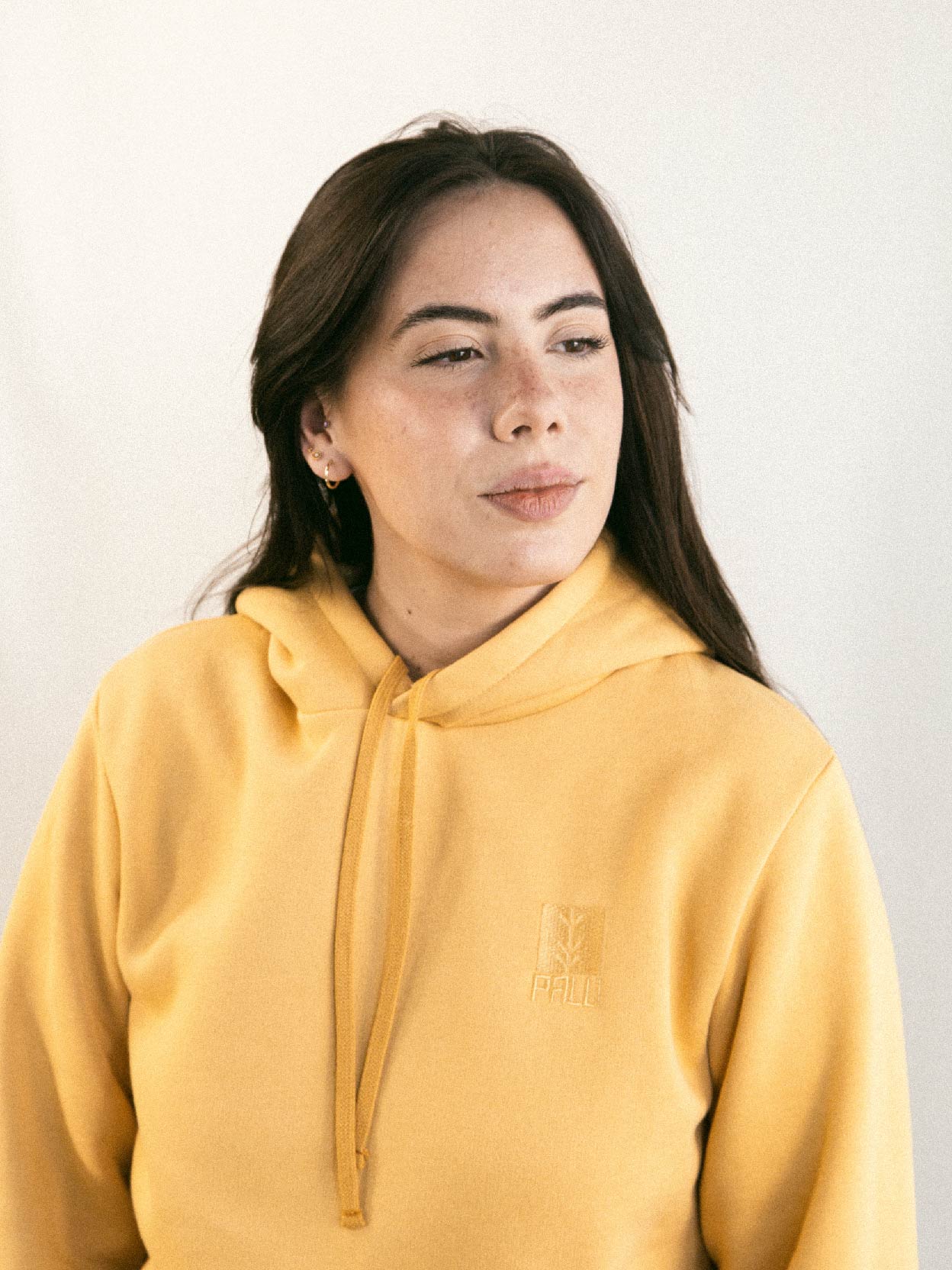 Yellow Hoodie fem model