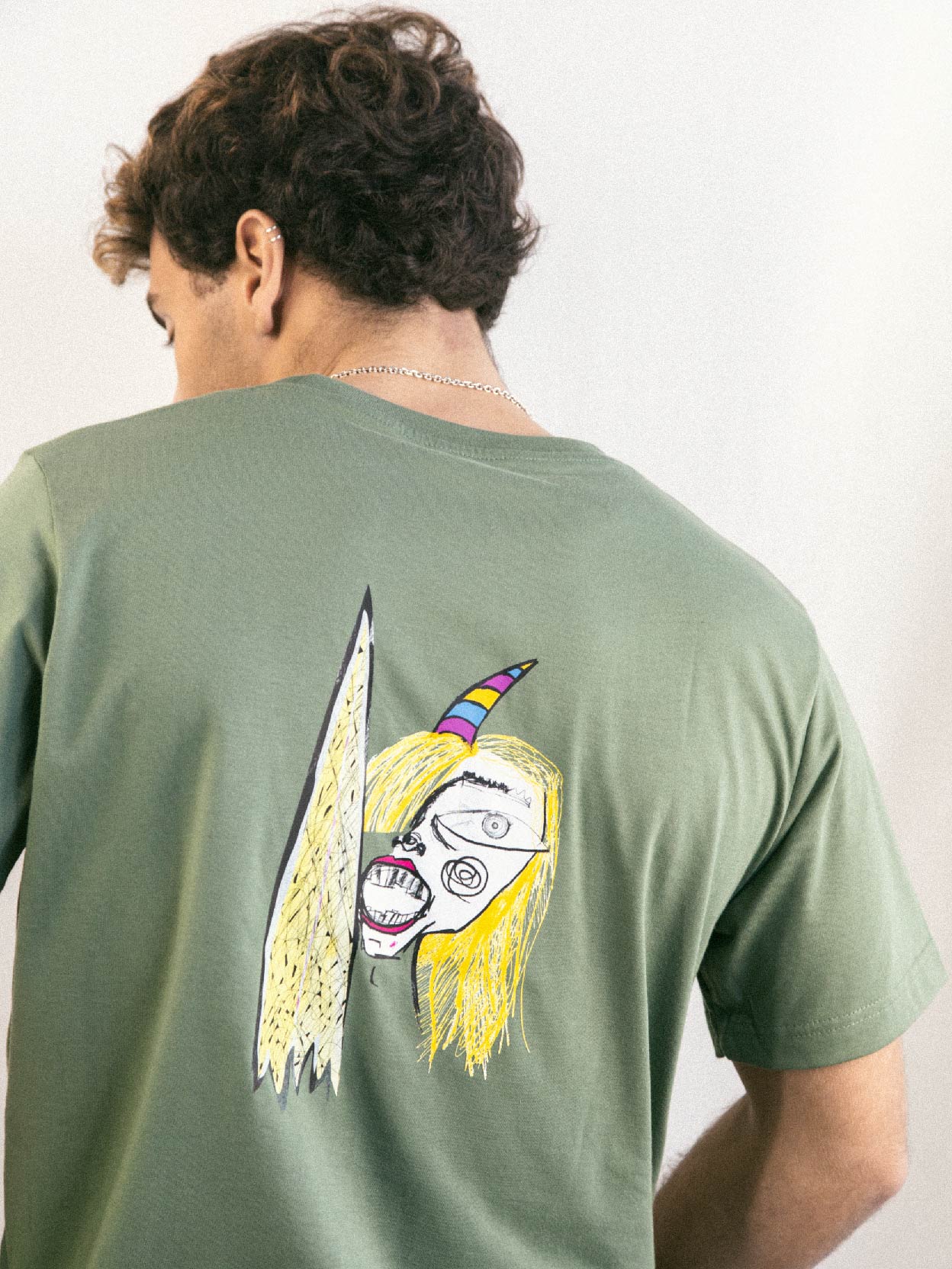 amonia tee masc model