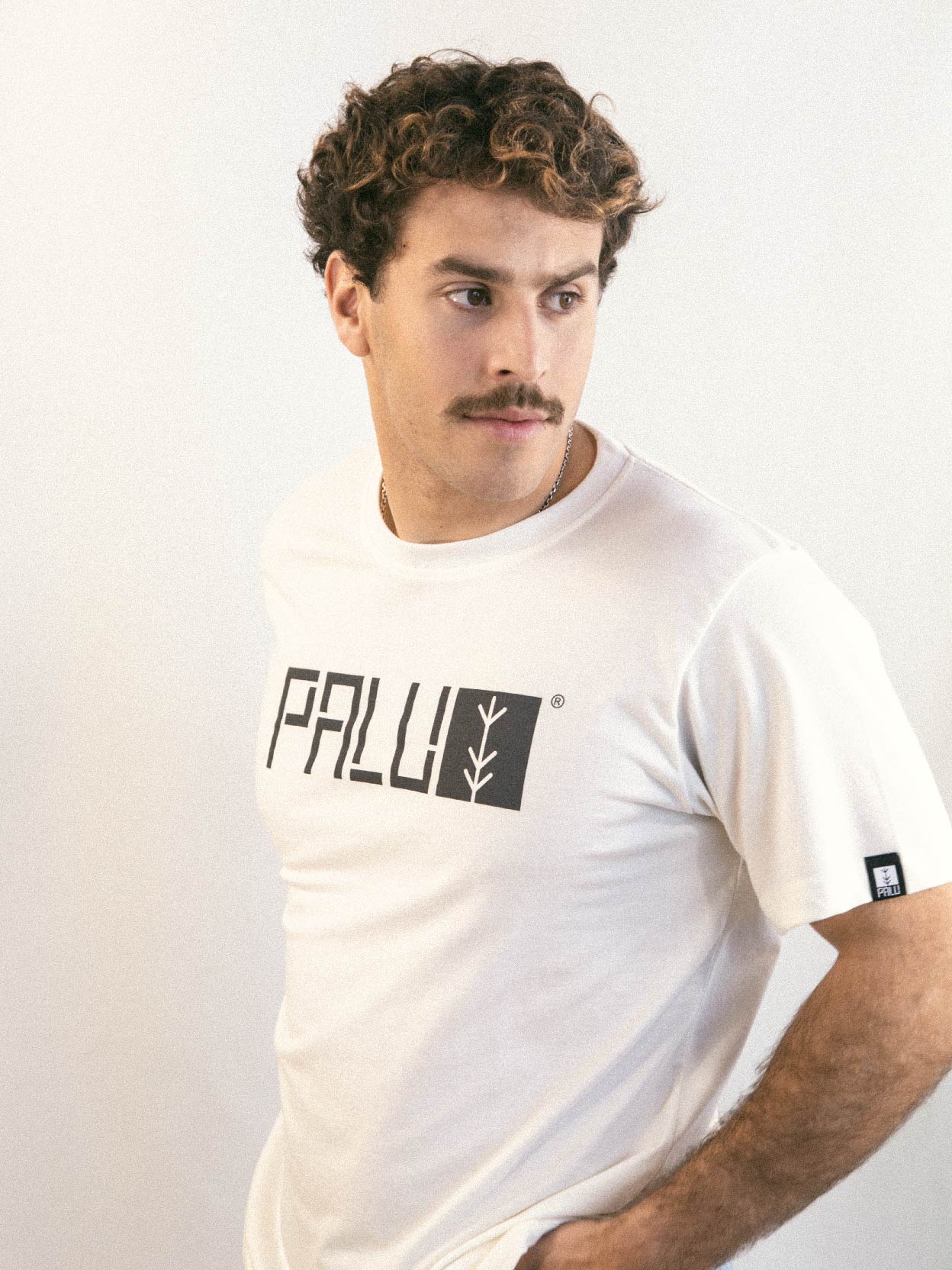 Off White Dark Classic Tee masc model