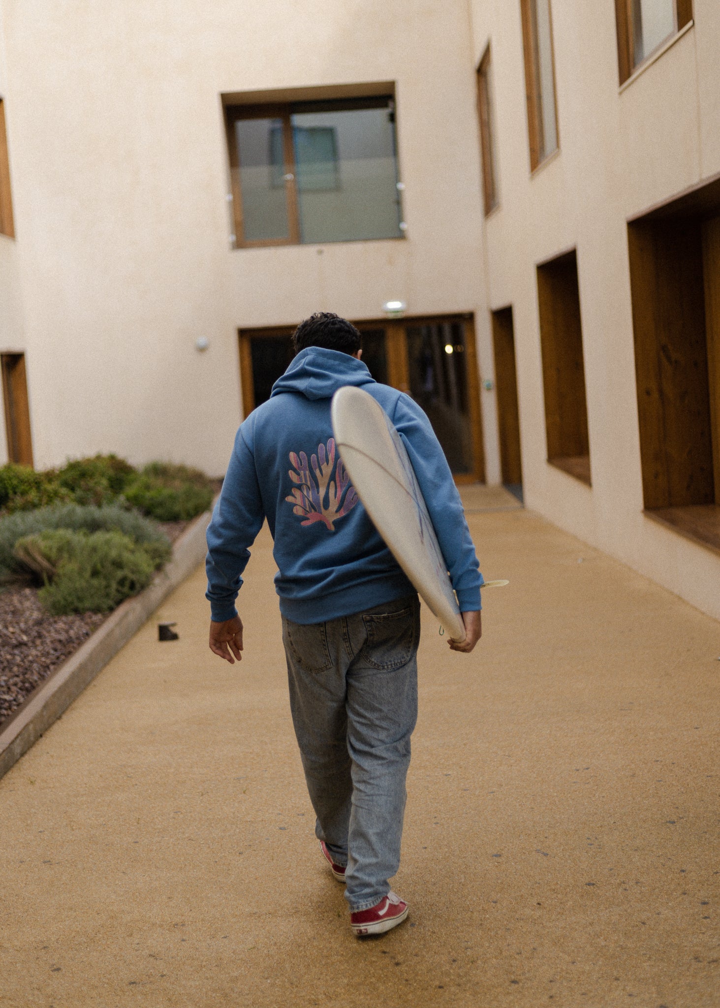 Blue Sweatshirt With Hood and Illustrated Wave Pocket